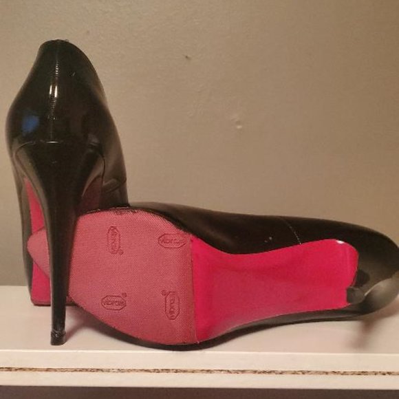 CHRISTIAN LOUBOUTIN PATENT LEATHER PUMPS - Picture 4 of 7